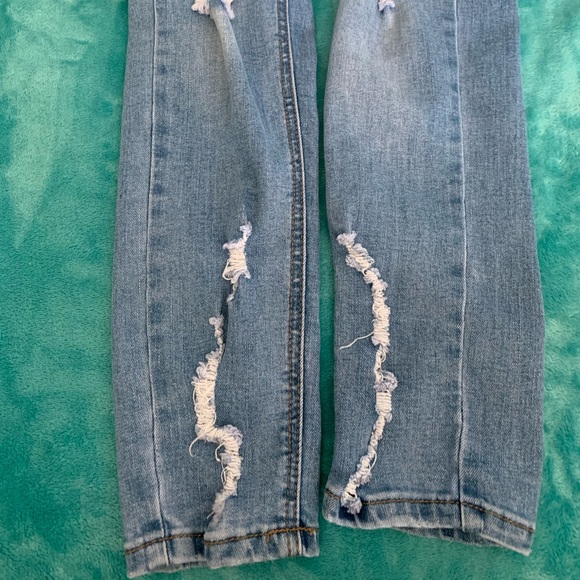 GOGO JEANS - Picture 2 of 4